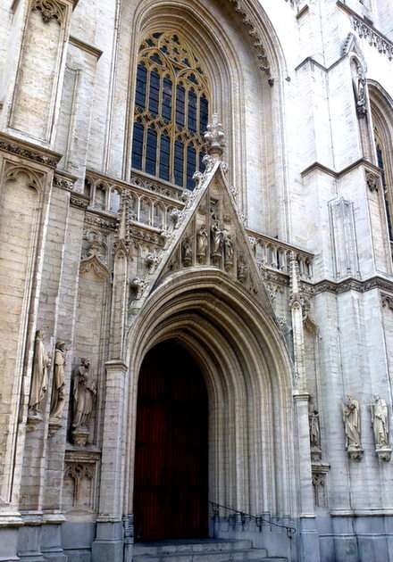 Główny portal Katedry w Antwerpii puzzle ze zdjęcia