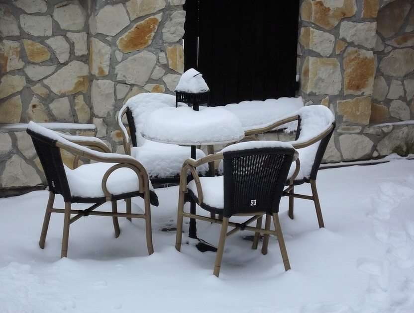 zimowy stolik puzzle online ze zdjęcia
