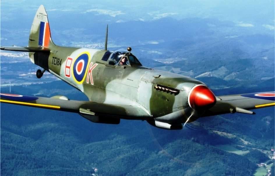 Samolot Supermarine Spitfire puzzle ze zdjęcia