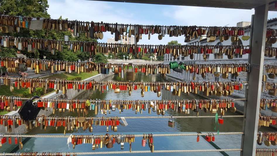 Most Ljubljanica puzzle ze zdjęcia