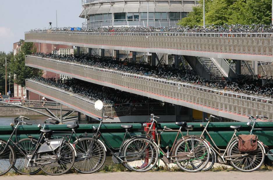Parking rowerowy w Amsterdamie puzzle online ze zdjęcia