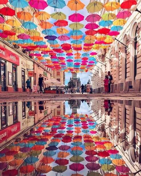 parasolowy sufit puzzle online