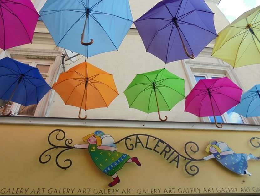 kolorowe parasolki puzzle online