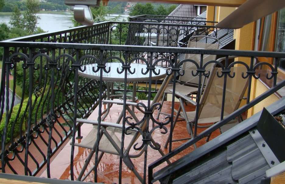 Zapłakany balkon puzzle online ze zdjęcia