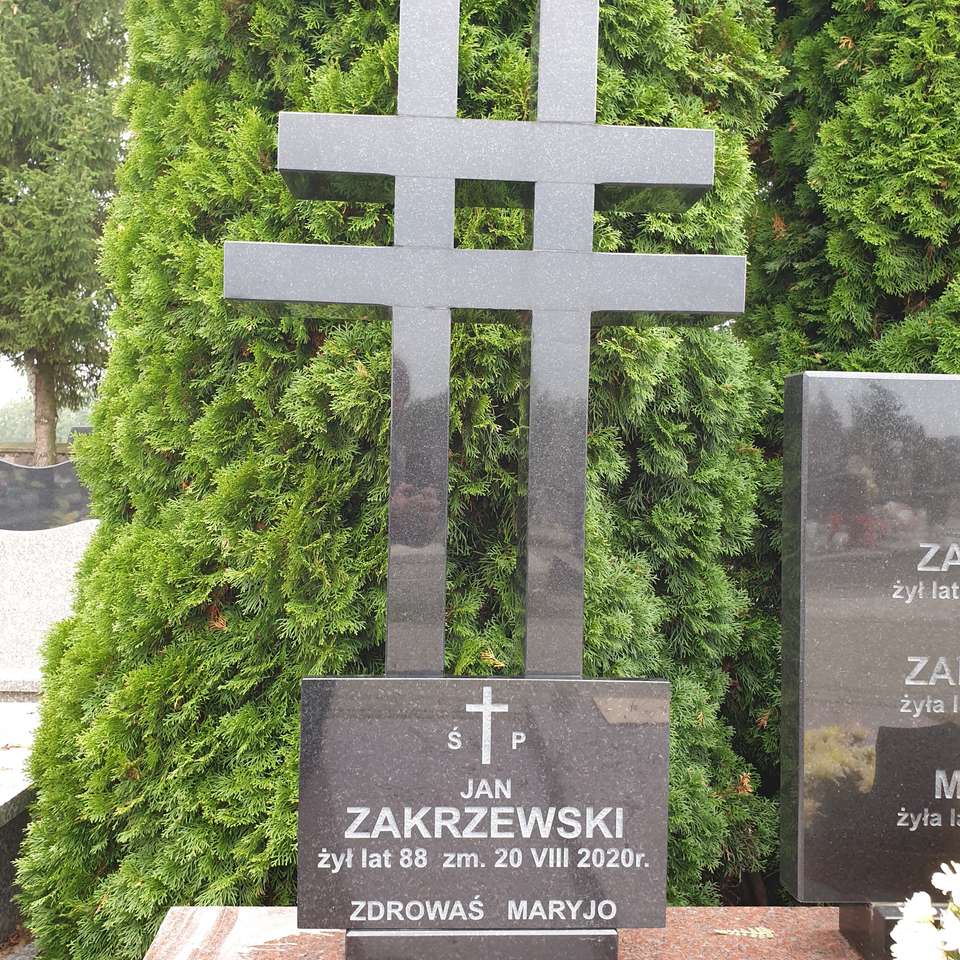 Jana tablica na cmentarzu puzzle online ze zdjęcia