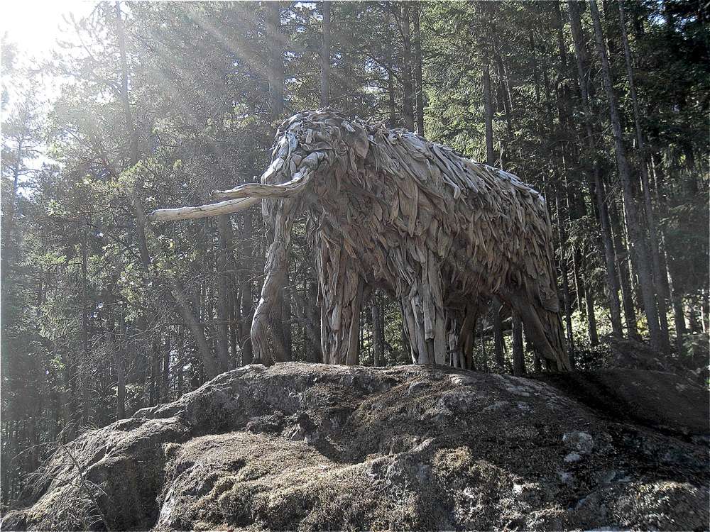 Mastodon Land Sculpture puzzle online