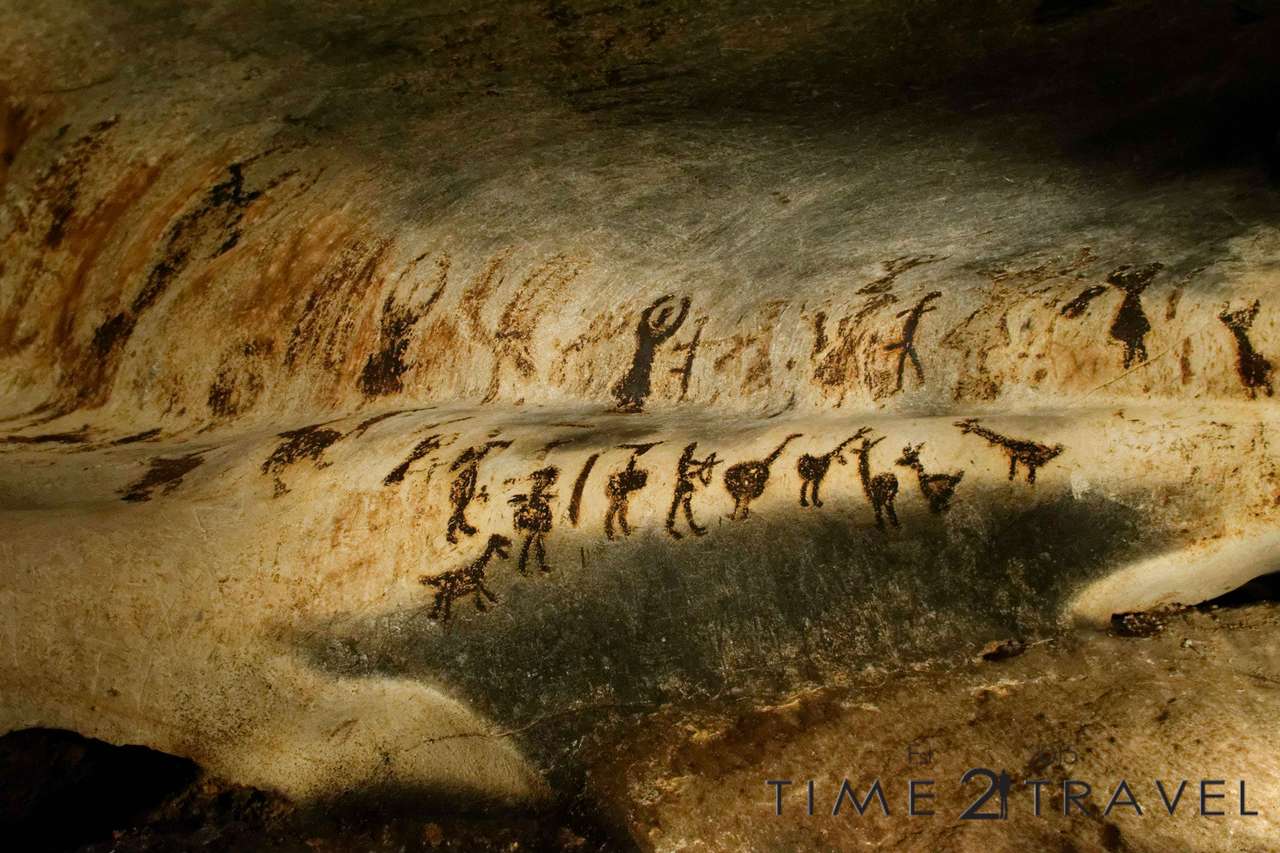 Rysunki ludzkie Magurata Cave puzzle online ze zdjęcia
