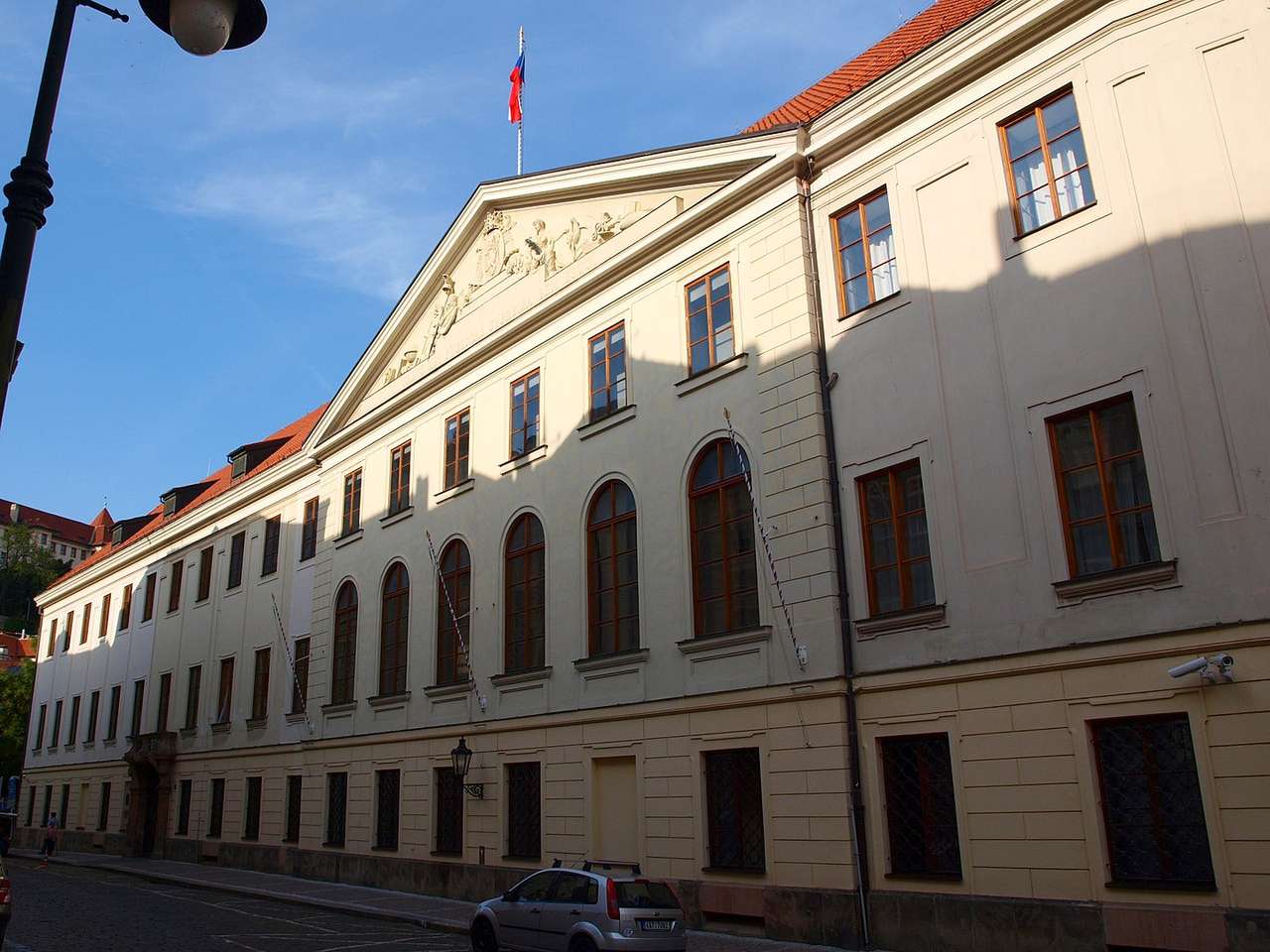 Budynek Izby Poselskiej w Pradze puzzle ze zdjęcia