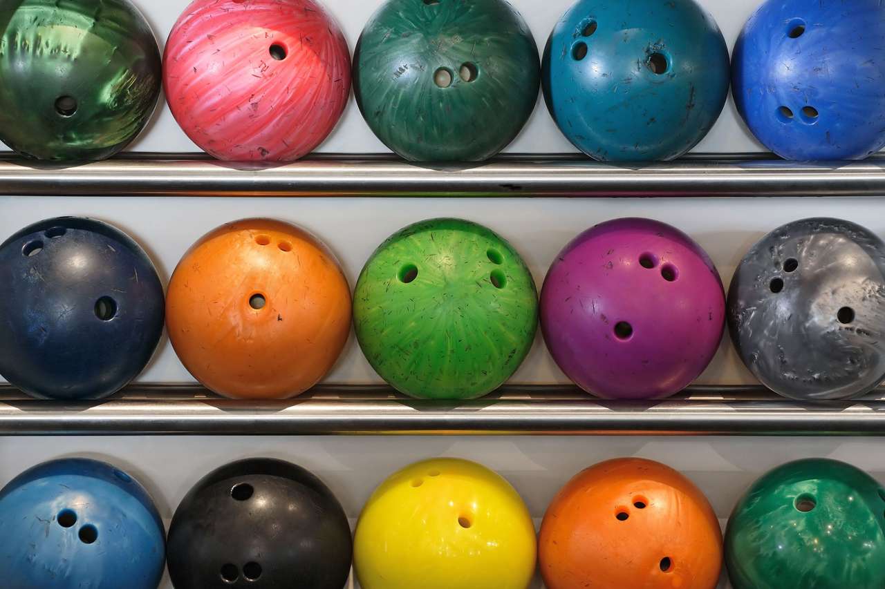 Kule do gry w bowling puzzle