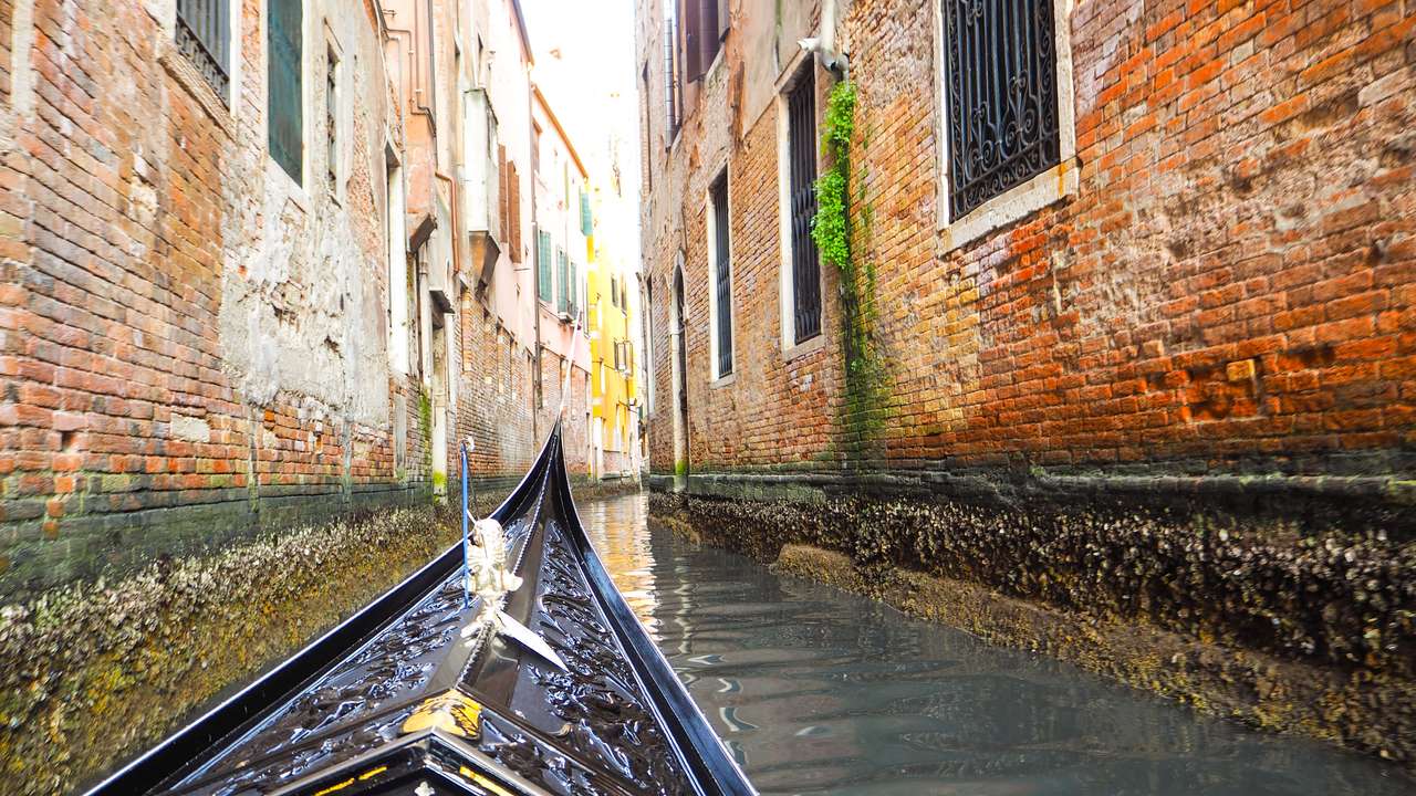 Gondola na kanale w Wenecji puzzle online ze zdjęcia