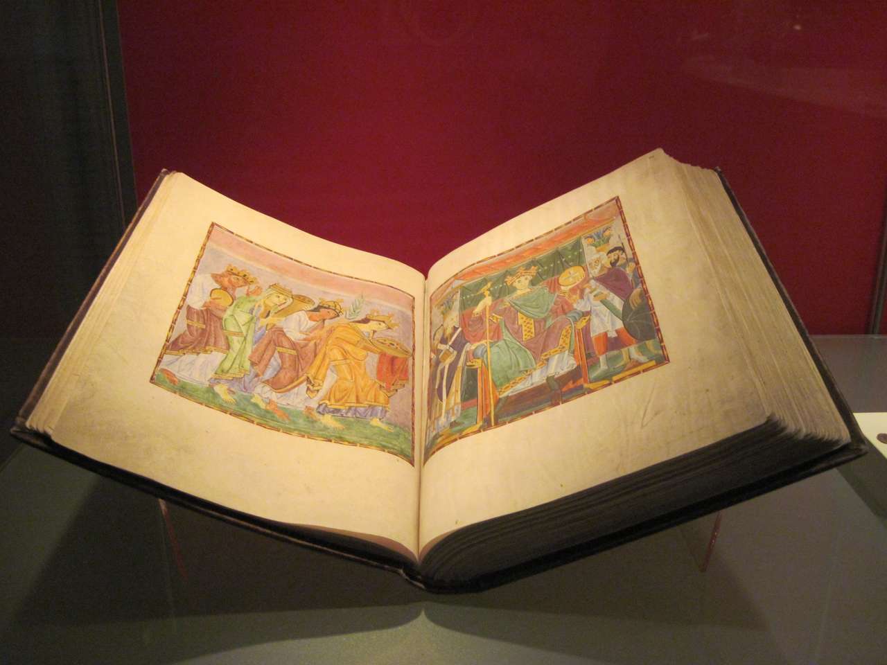 średniowieczna księga puzzle online ze zdjęcia