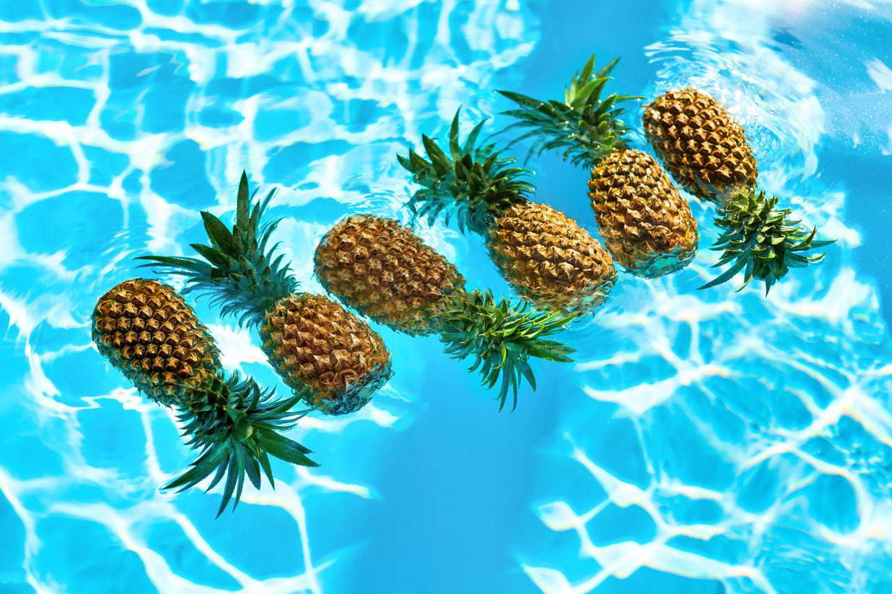 Ananasy w wodzie puzzle ze zdjęcia