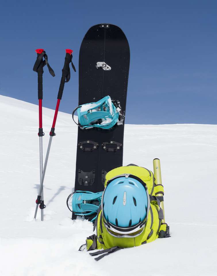 Snowboard, Polacy trekkingowe i plecak puzzle online ze zdjęcia