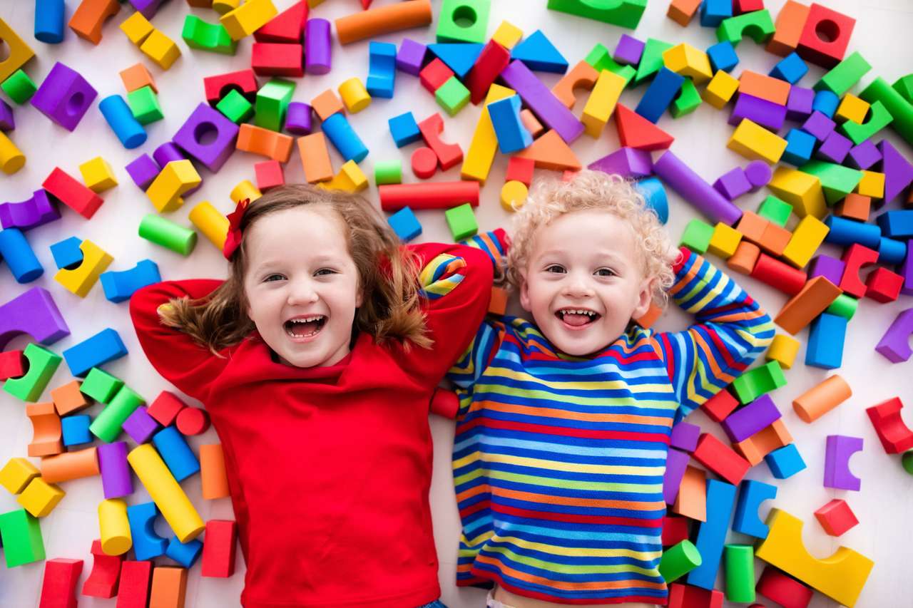 Szczęśliwe dzieci przedszkolne. puzzle online