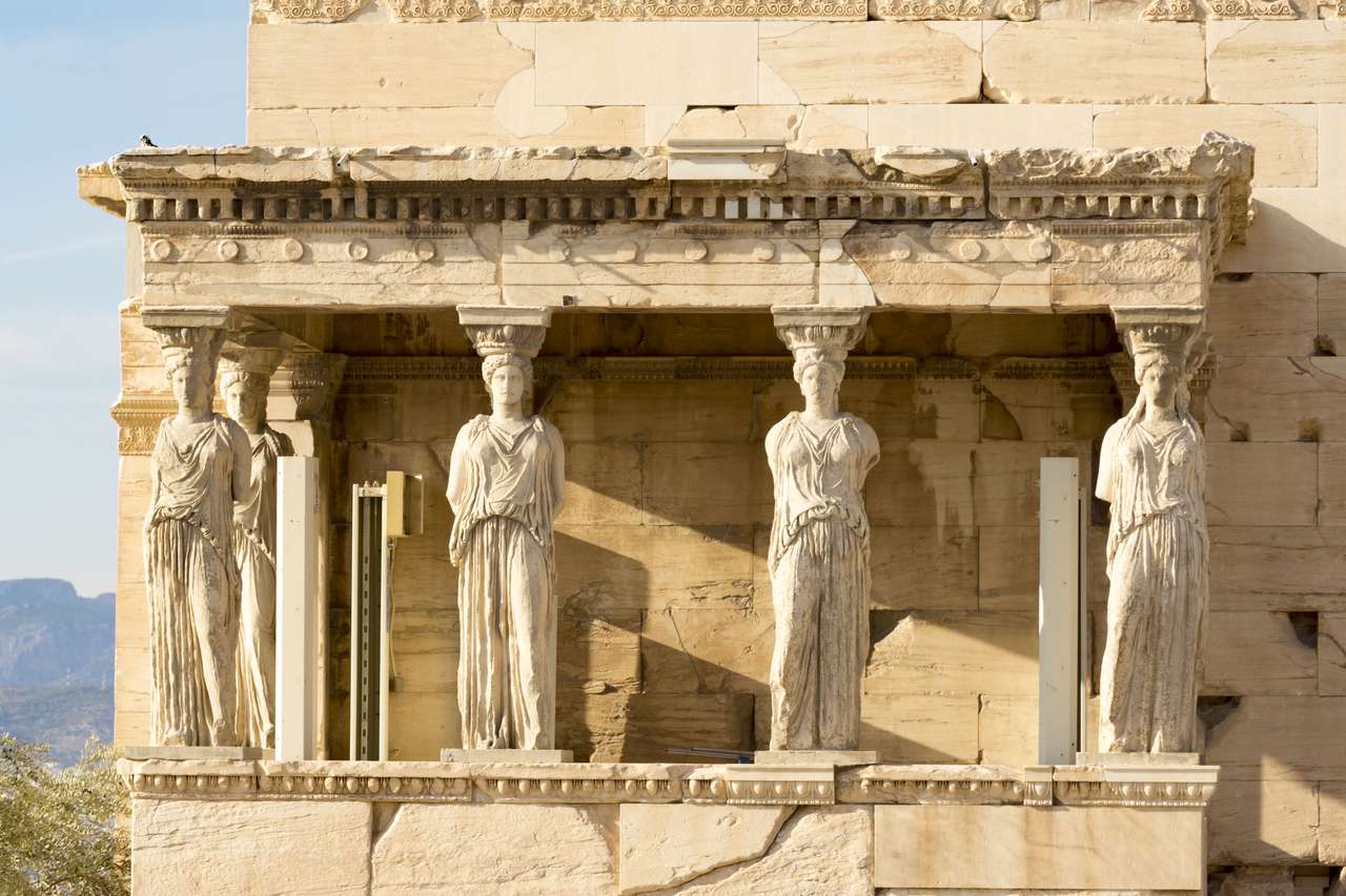 Posągi Karyatides wewnątrz Akropolu puzzle online