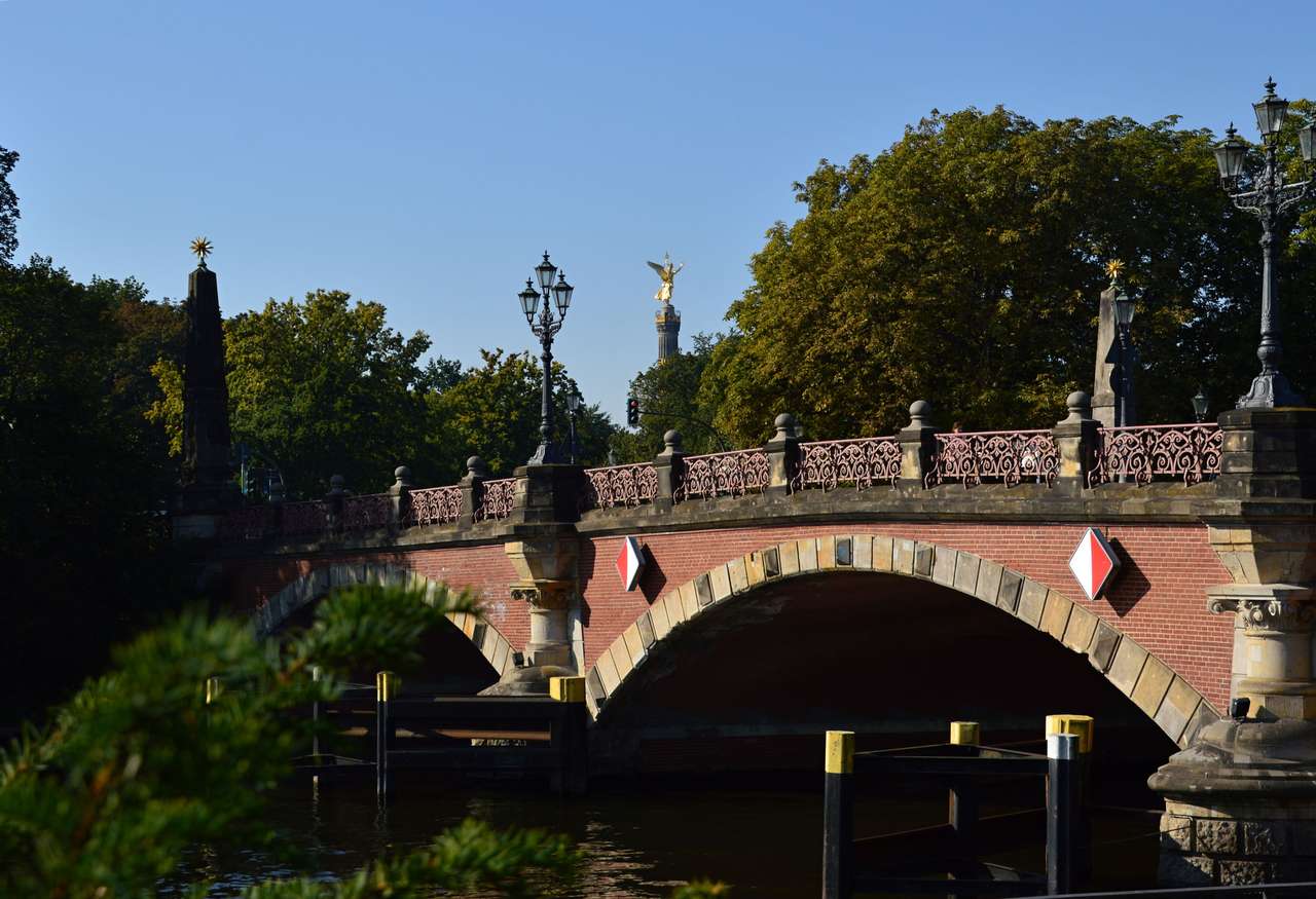 Most nad Szalerem rzeki, Tiergarten, Berlin puzzle online ze zdjęcia