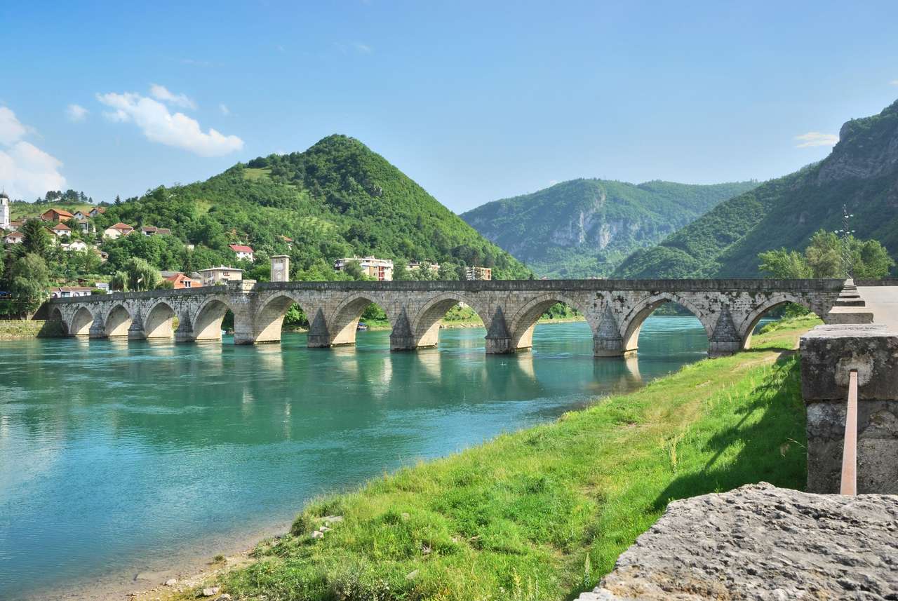 Słynny most na Drinie w Wyszegradzie puzzle online