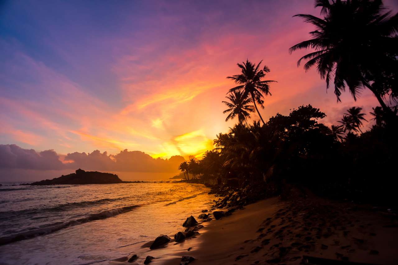 Zachód słońca tropikalna plaża puzzle online
