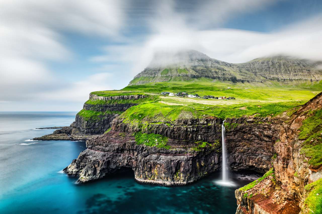 Wodospad Mulafossur na Wyspach Owczych puzzle online ze zdjęcia
