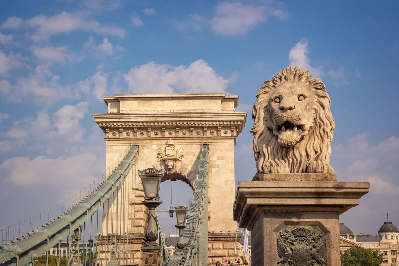 Most łańcuchowy nad rzeką Dunaju w Budapeszcie puzzle online ze zdjęcia