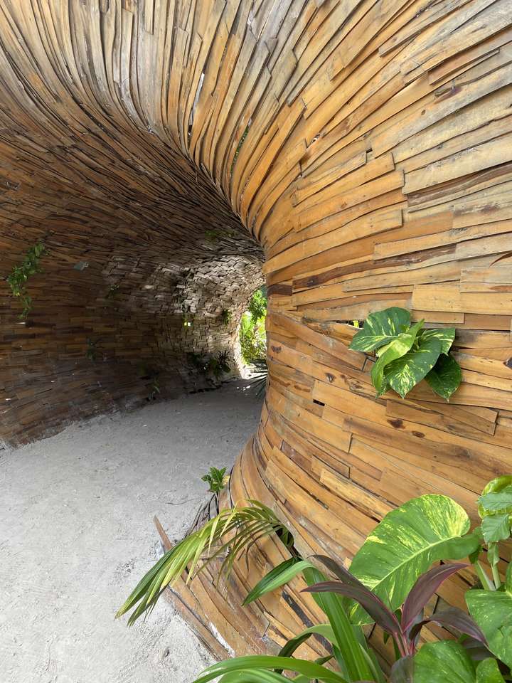 Drewniany tunel. puzzle online ze zdjęcia