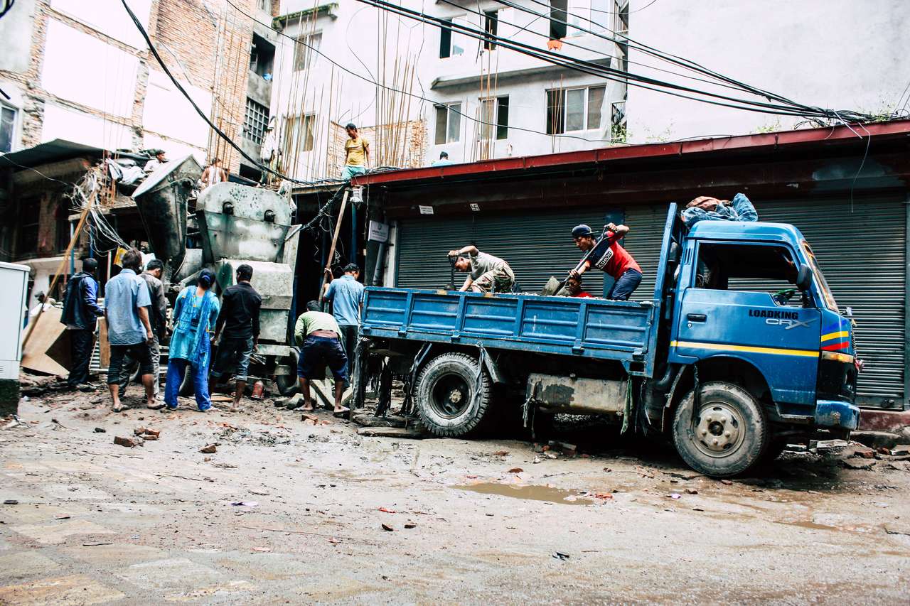Pracownicy Nepali w Katmandu puzzle online