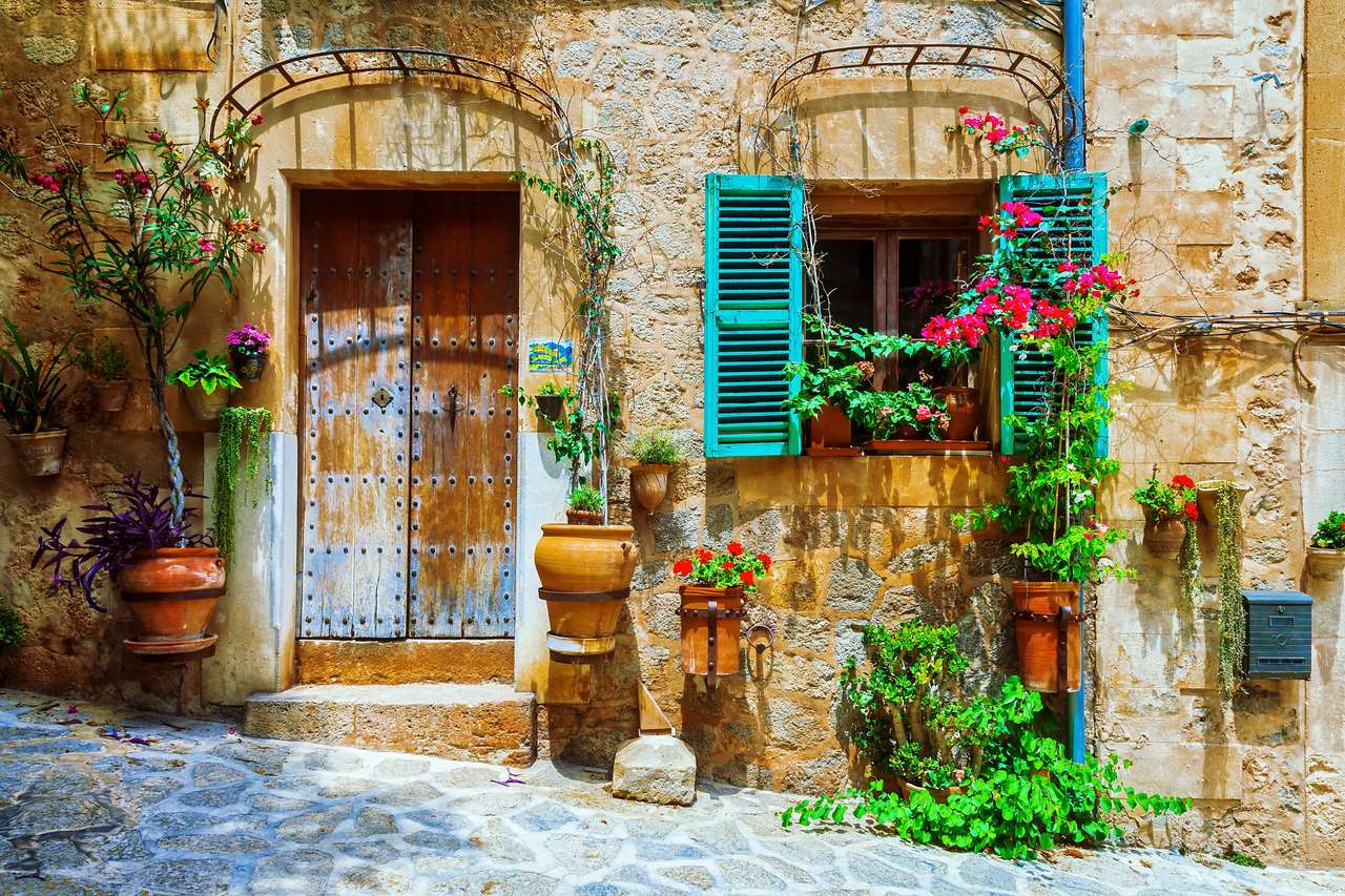 Stare uliczki średniowiecznej wioski, Spello, Umbria, Włochy. puzzle online ze zdjęcia