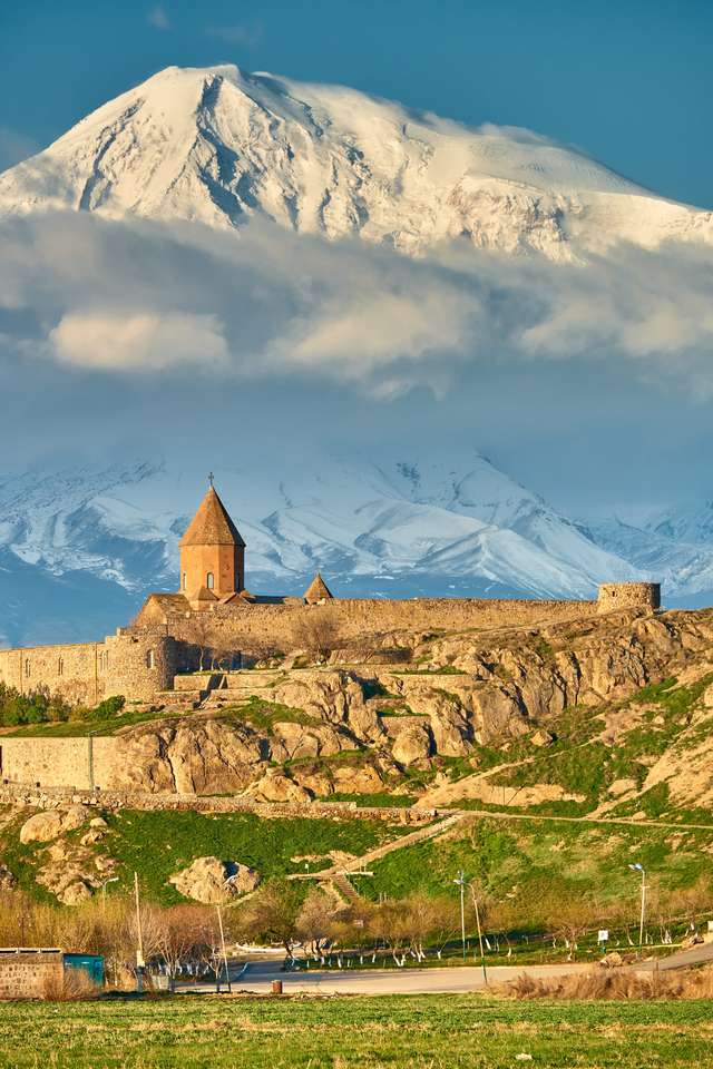 Khor Virap w Armenii z Ararat Mountain puzzle online ze zdjęcia