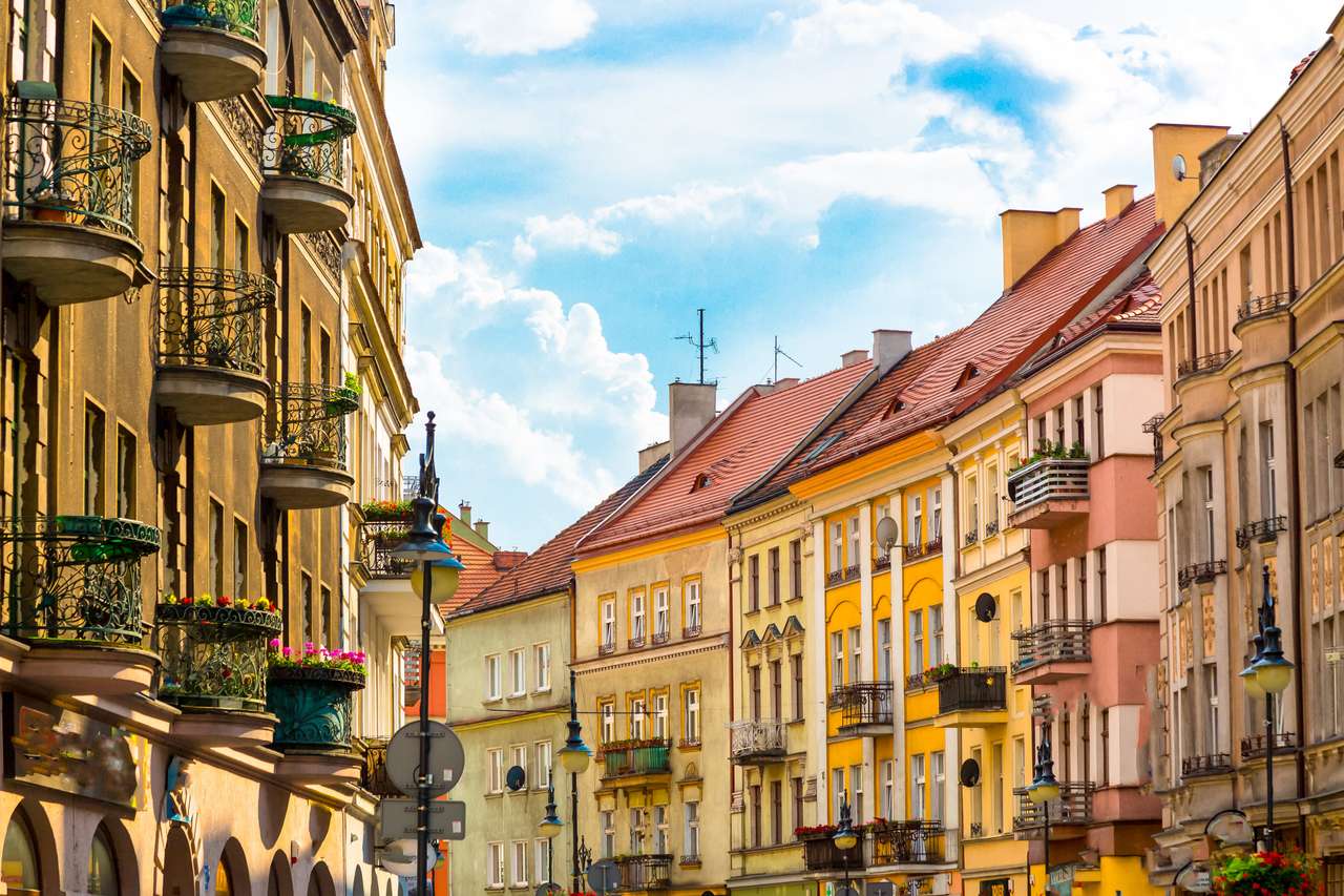 Ulica starego miasta w Kaliszu w centralnej Polsce puzzle online