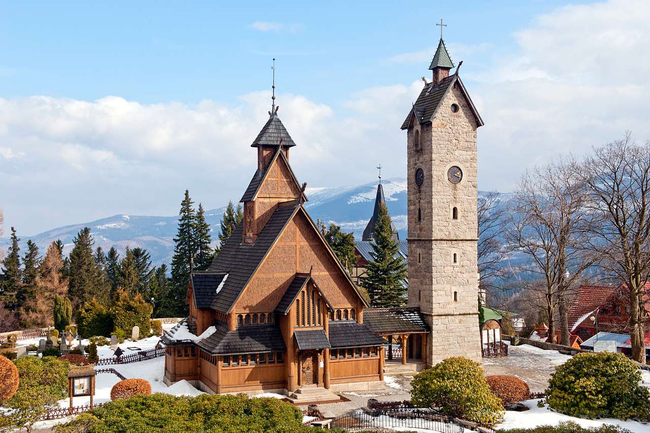 Stary drewniany kościół klepkowy Wang w Karpaczu puzzle online ze zdjęcia
