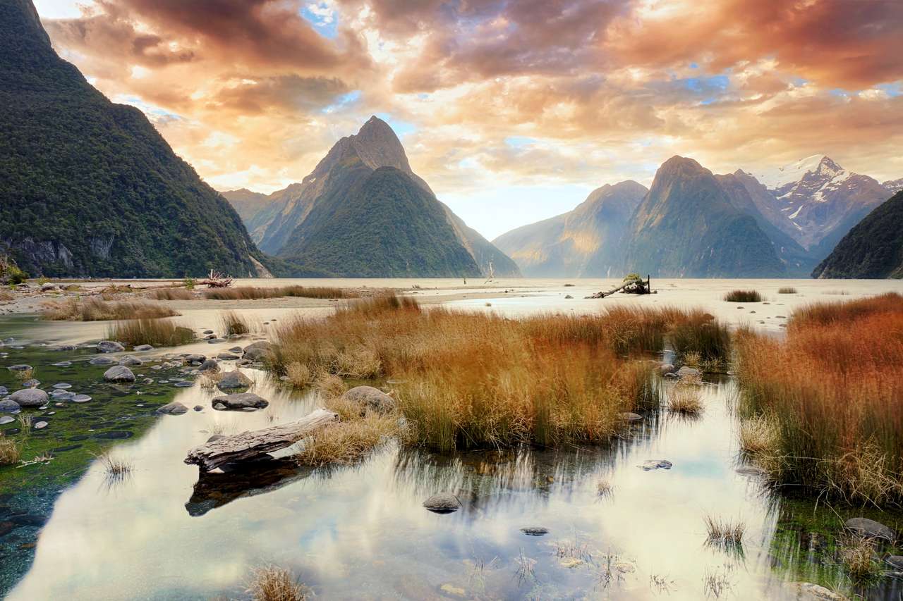Fiord Nowej Zelandii o zachodzie słońca puzzle online ze zdjęcia