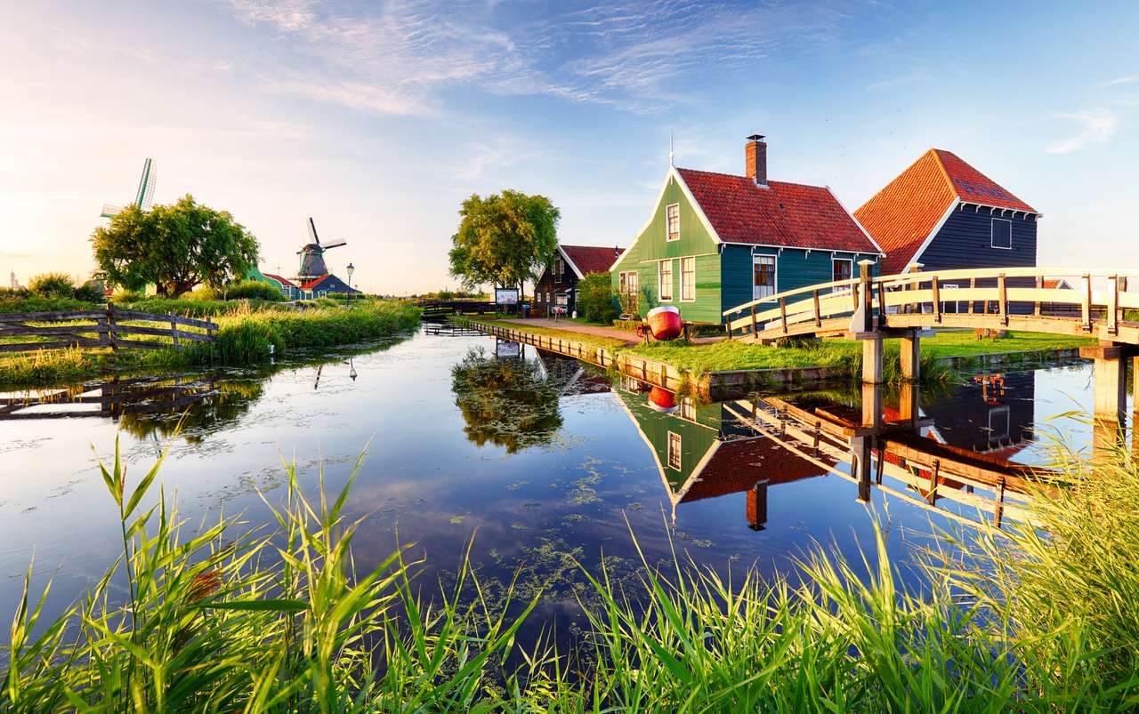 wiatrak w holenderskim krajobrazie przyrody puzzle online