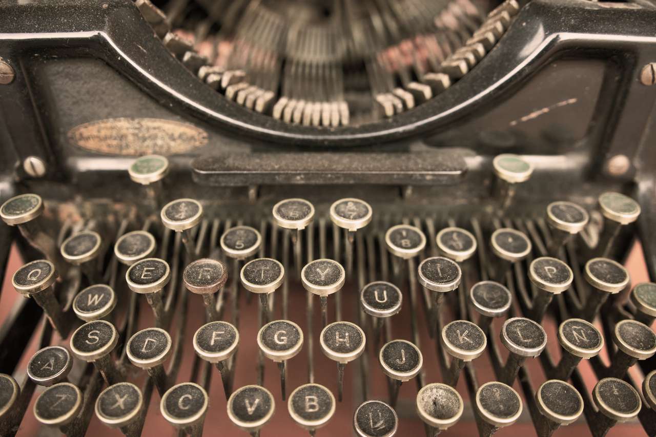 Maszyna do pisania w stylu vintage puzzle online
