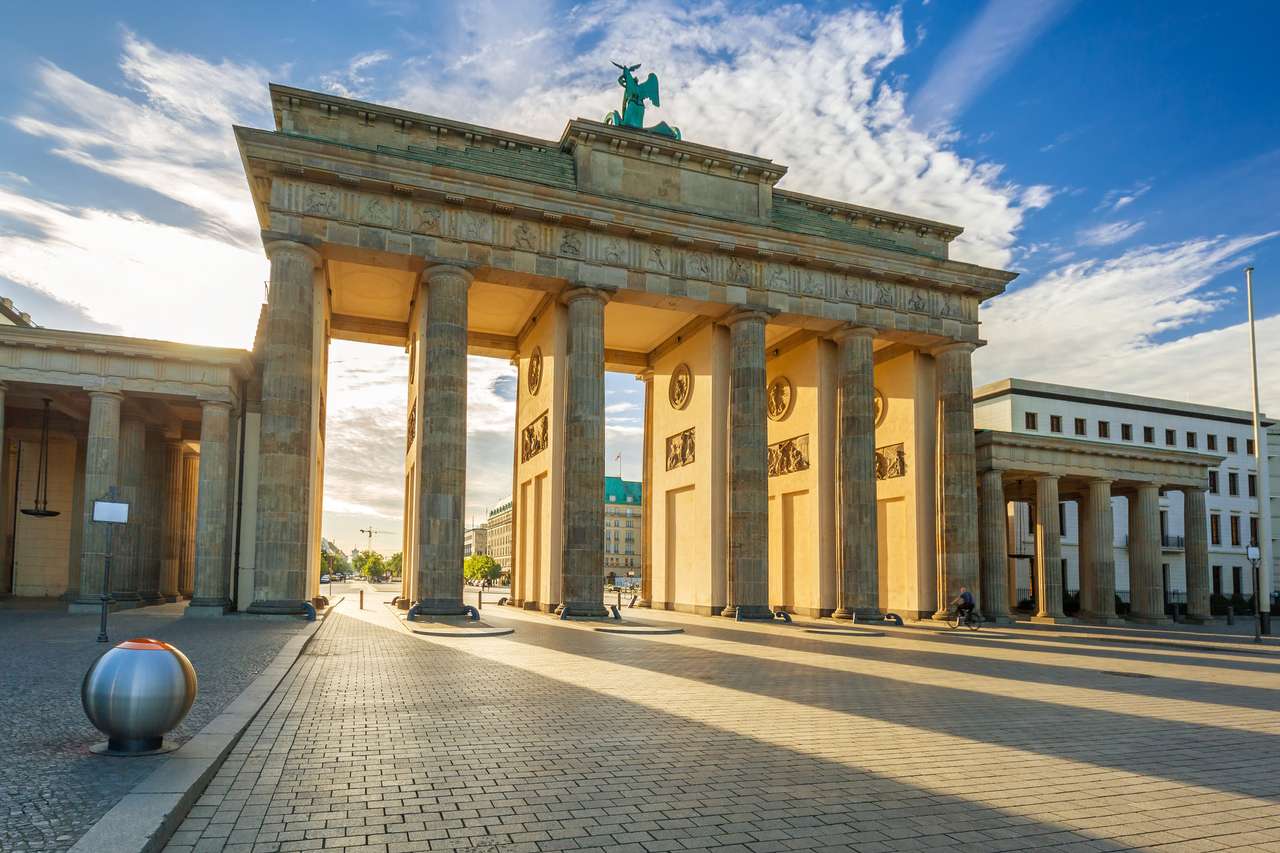 Brama Brandenburska w Berlinie o wschodzie słońca, Niemcy puzzle online ze zdjęcia