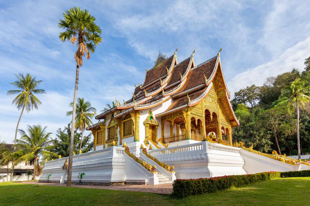 Świątynia buddyjska w Luang Prabang w Laosie puzzle online
