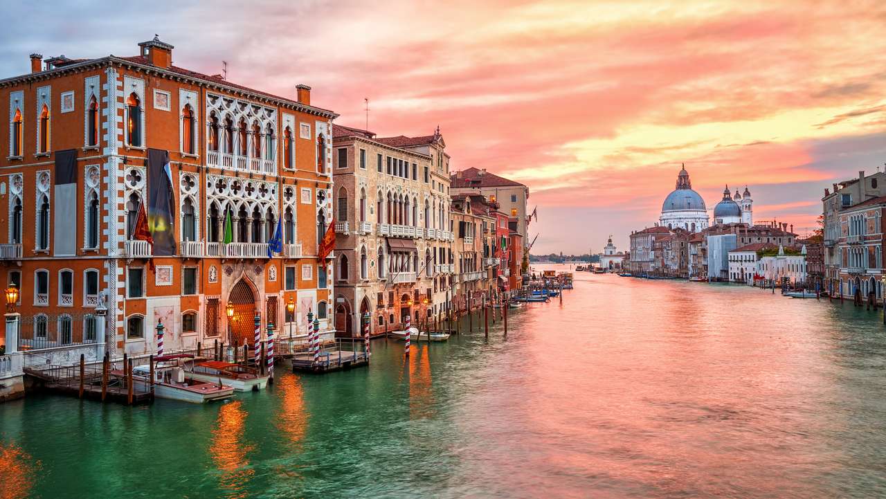 Dramatyczny wschód słońca nad Canal Grande w Wenecji, Włochy puzzle online ze zdjęcia