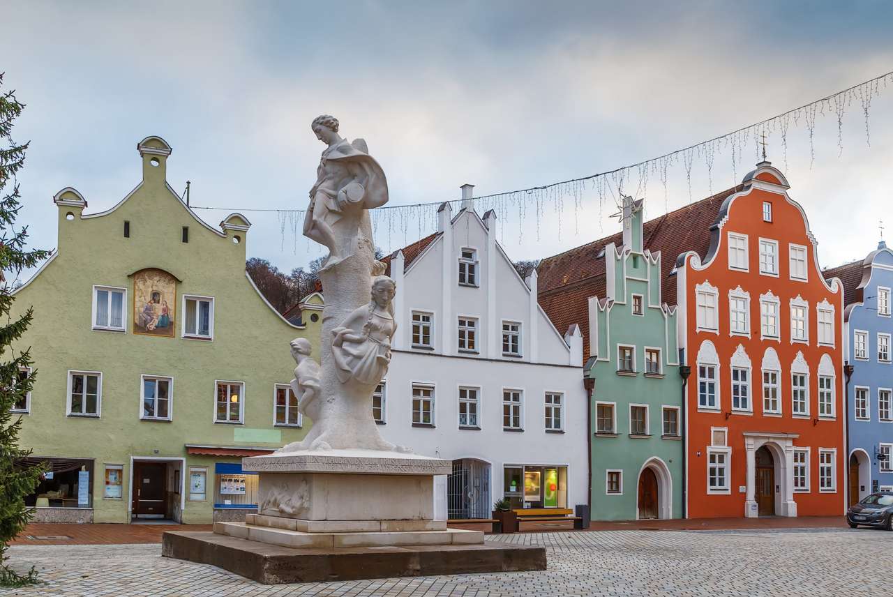 Zabytkowe domy przy ulicy Neustadt w Landshut, Niemcy puzzle online