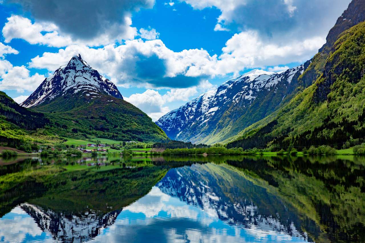 Piękna przyroda Norwegia naturalny krajobraz. puzzle online