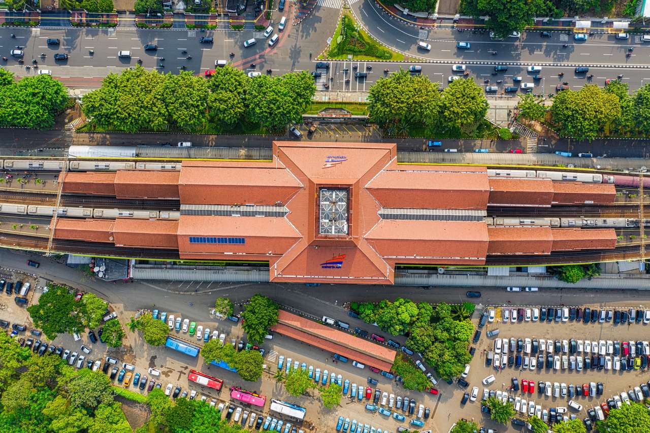 Dworzec kolejowy z drona puzzle ze zdjęcia