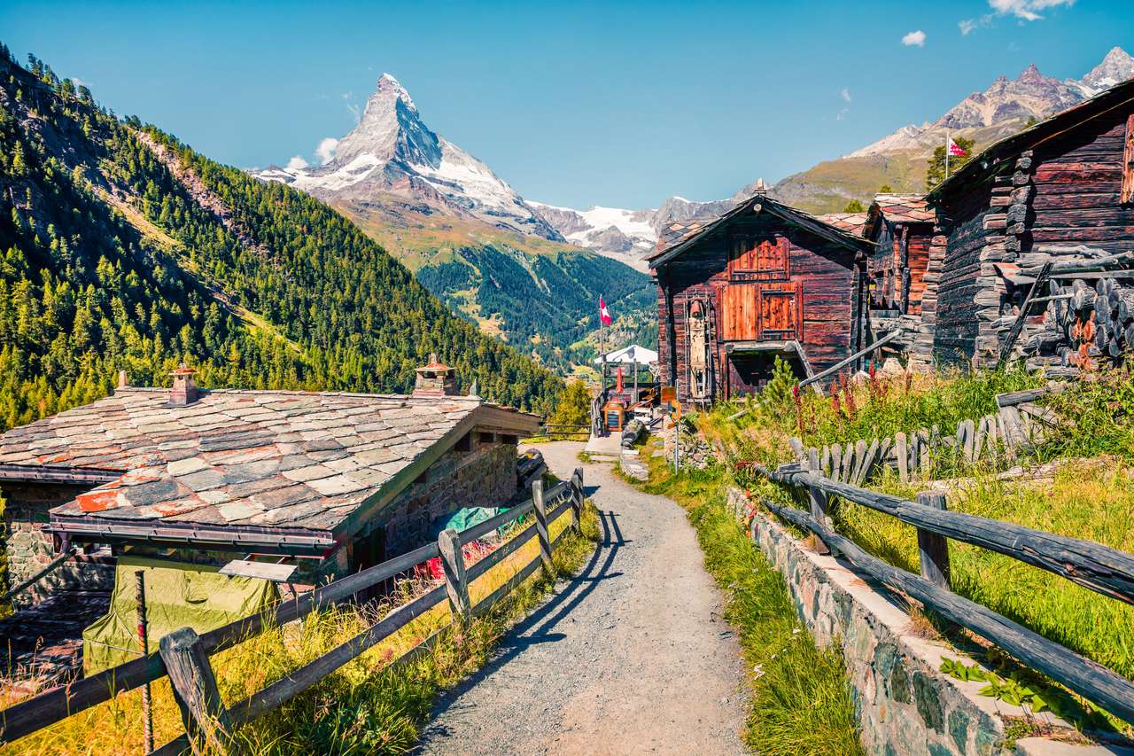 Letni poranek w wiosce Zermatt z Matterhorn puzzle online ze zdjęcia
