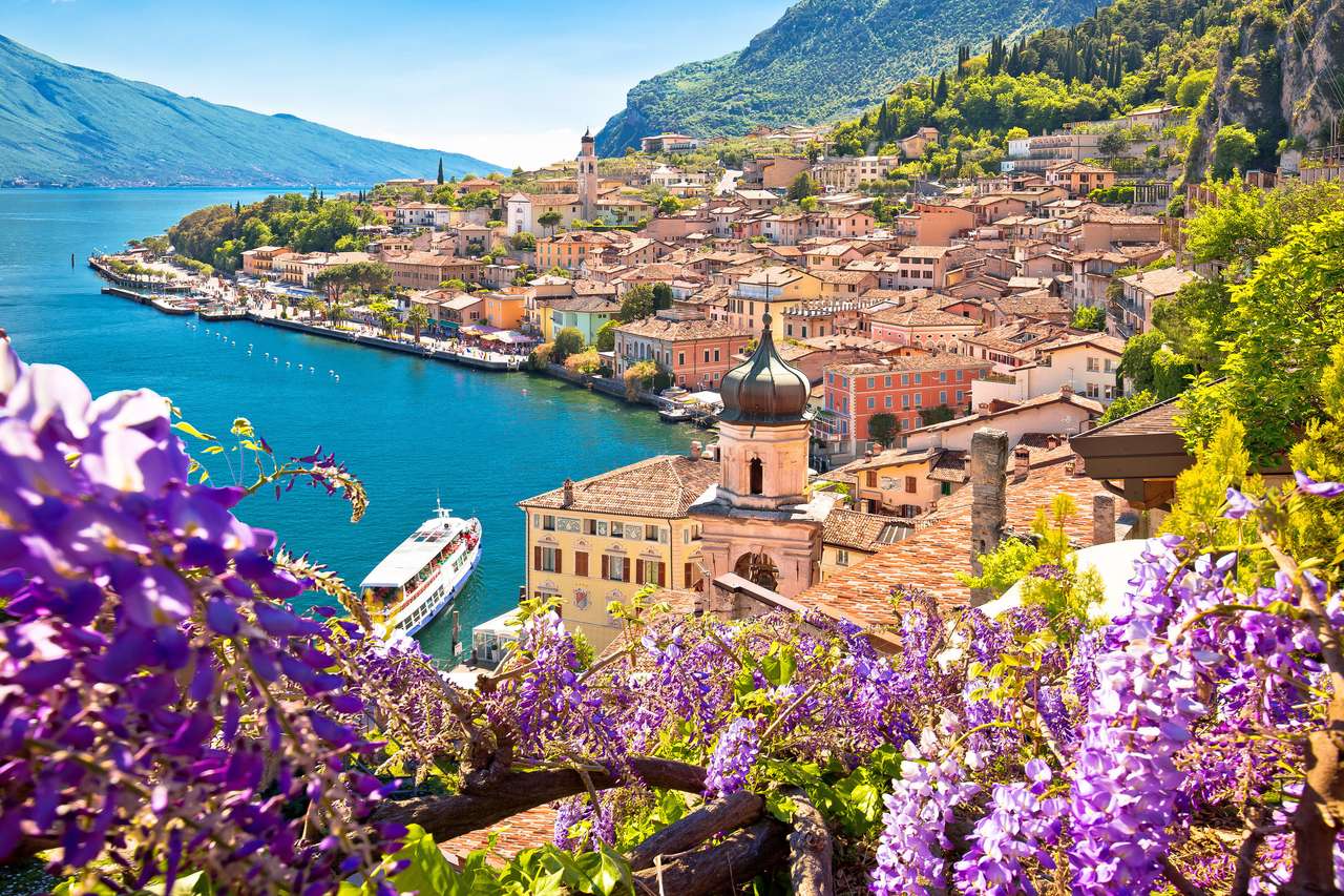 Miasto Limone sul Garda nad jeziorem Garda puzzle online ze zdjęcia