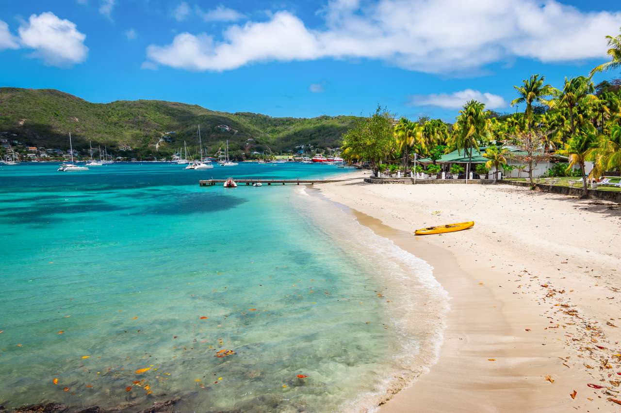 Piękna plaża Bequia, St Vincent i Grenadyny puzzle online