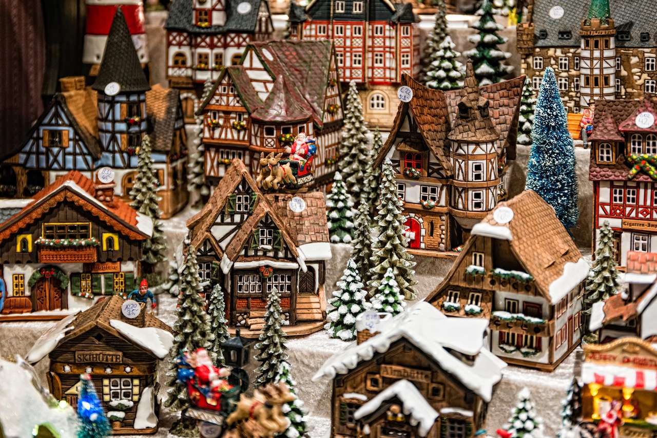 Zabawka świąteczna miniatura ceramiczna z zaśnieżonym miastem puzzle online