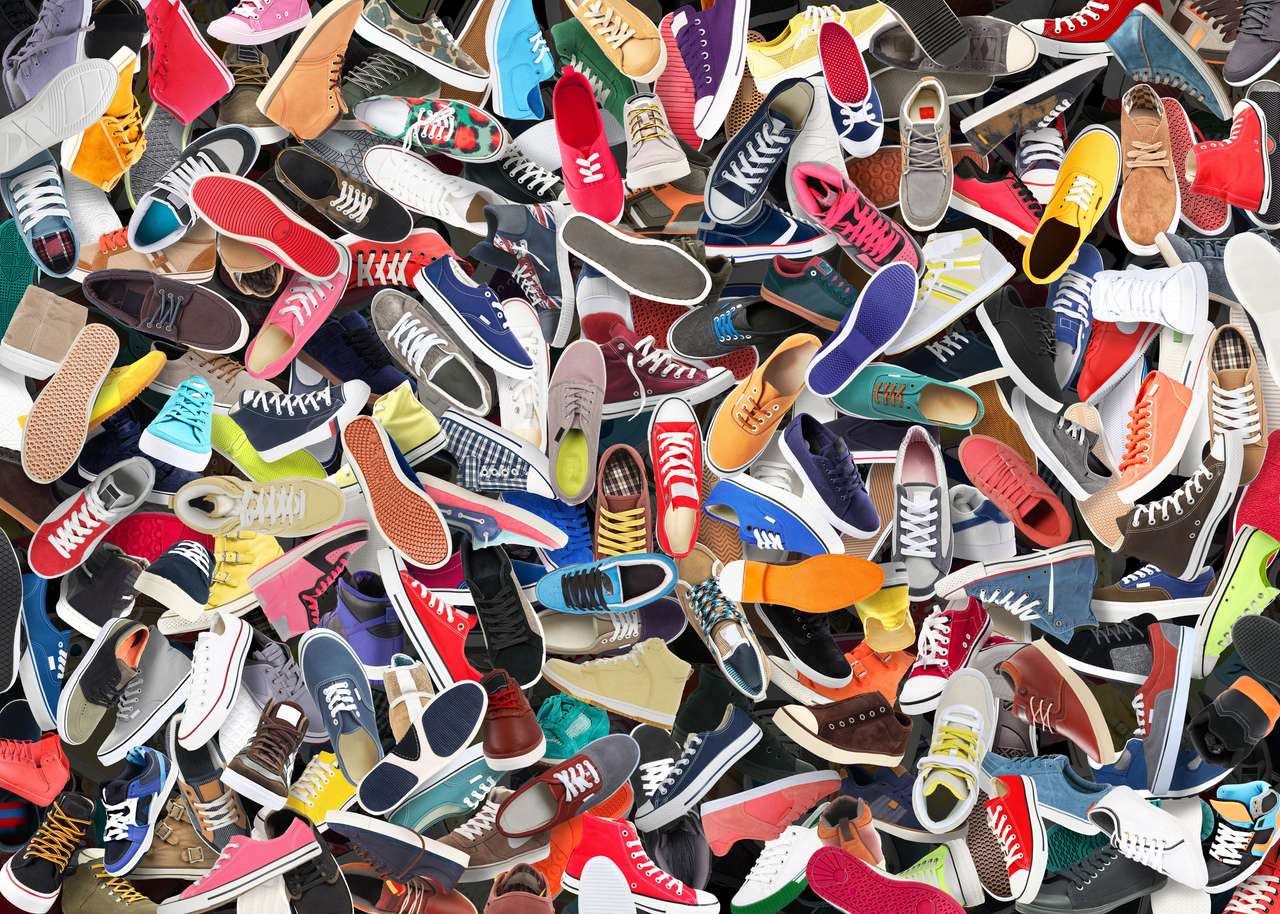Stos butów puzzle ze zdjęcia