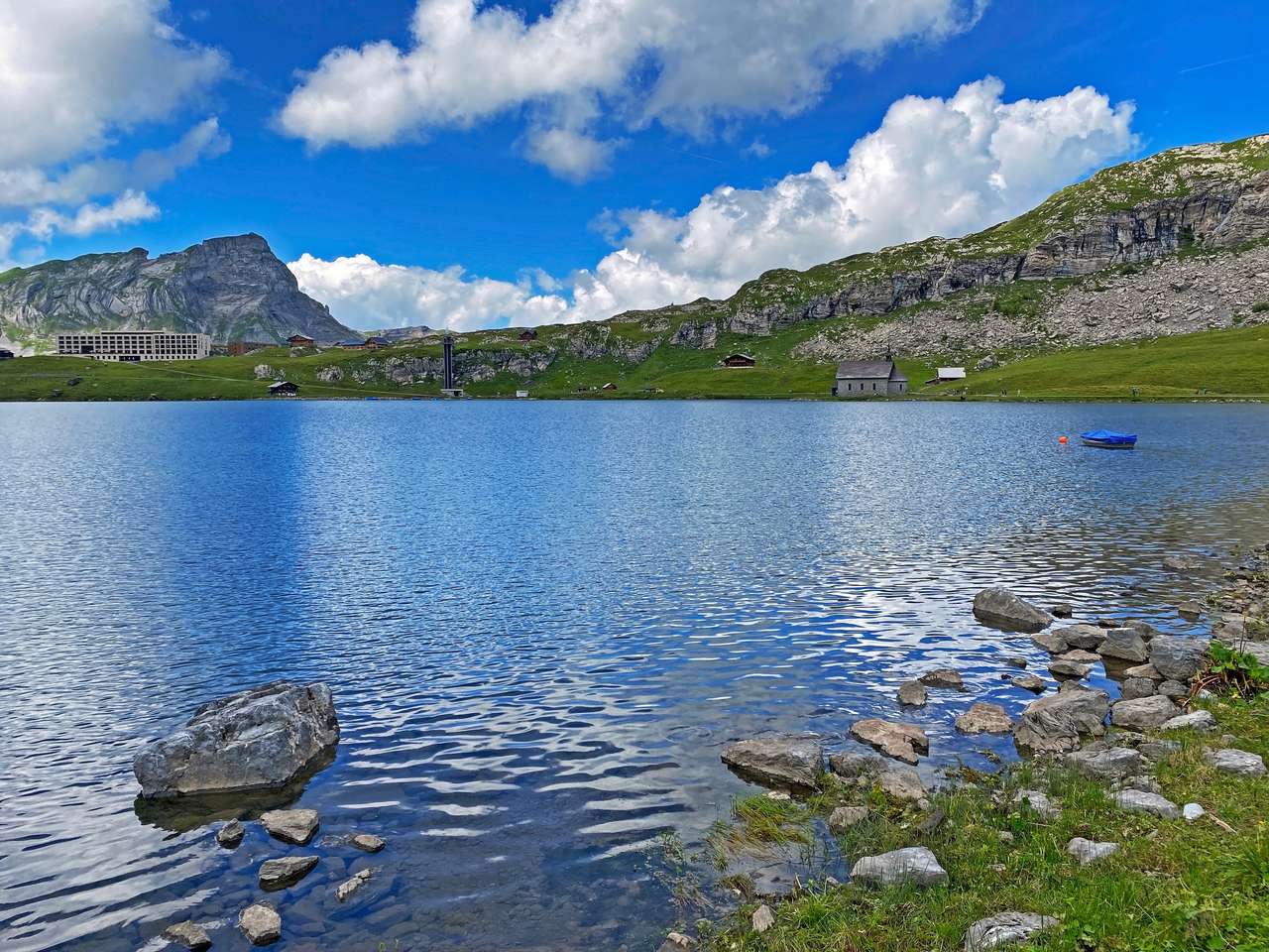 Alpejskie jezioro Melchsee puzzle online ze zdjęcia