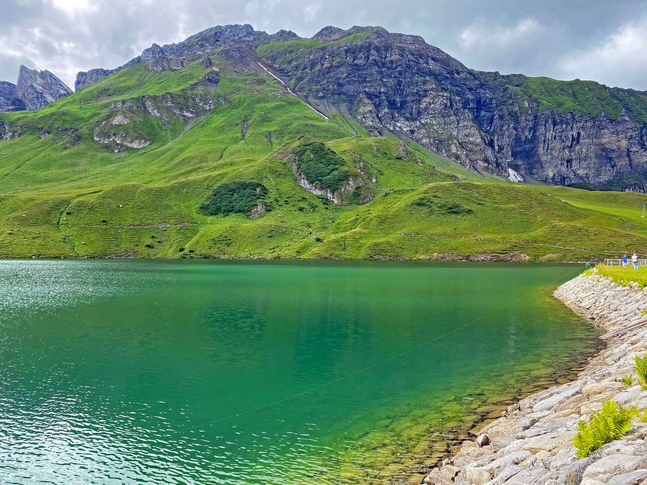 Alpejskie jezioro Melchsee puzzle ze zdjęcia