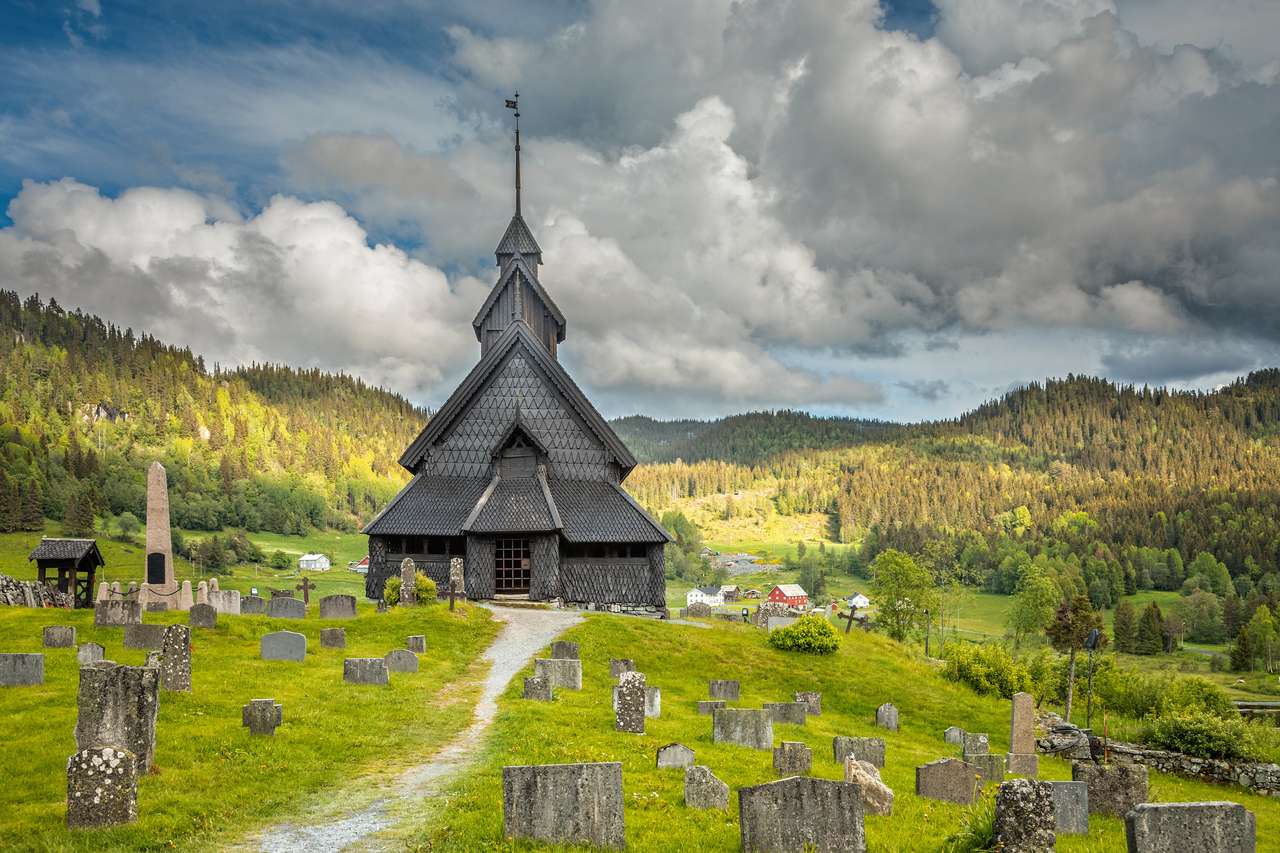 Średniowieczny drewniany kościół klepkowy w Eidsborgu puzzle online ze zdjęcia