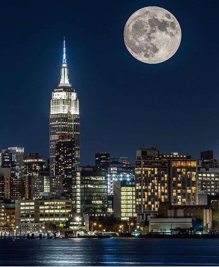 Nowy Jork Księżyc puzzle online