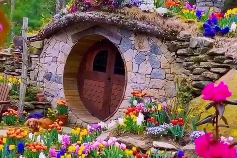 Dom Hobbita z tyłu puzzle online