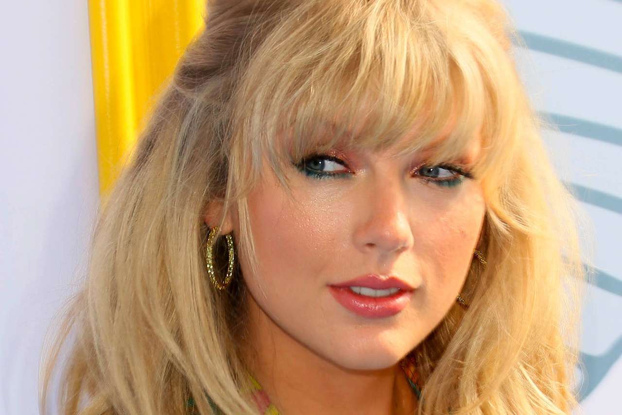 Taylor Swift. puzzle online ze zdjęcia